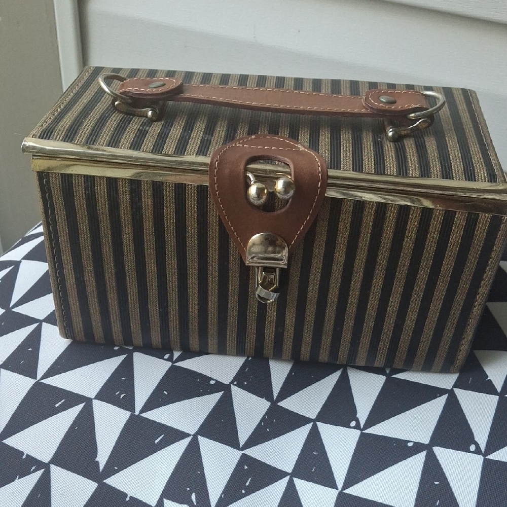 Vintage Striped Box with Leather Handle Purse